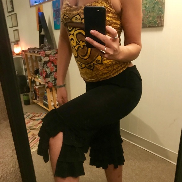 UMBA ruffles Gauchos - Picture 3 of 3